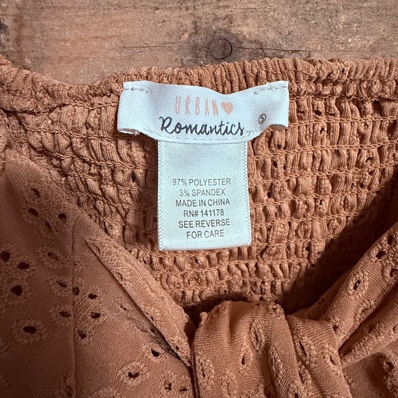 Urban Romantics cropped shirt - Picture 3 of 3